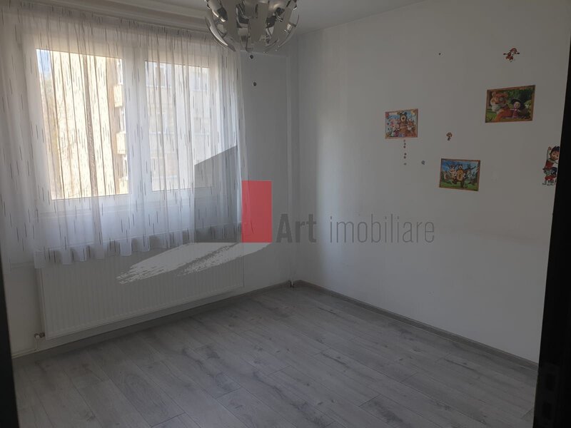 Brancoveanu, Luica, vanzare apartament 3 camere.